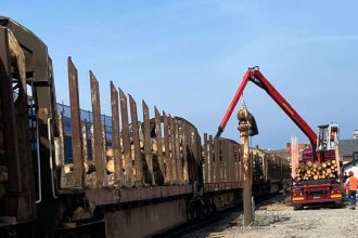 Cambrian line sees test train with Welsh timber transported