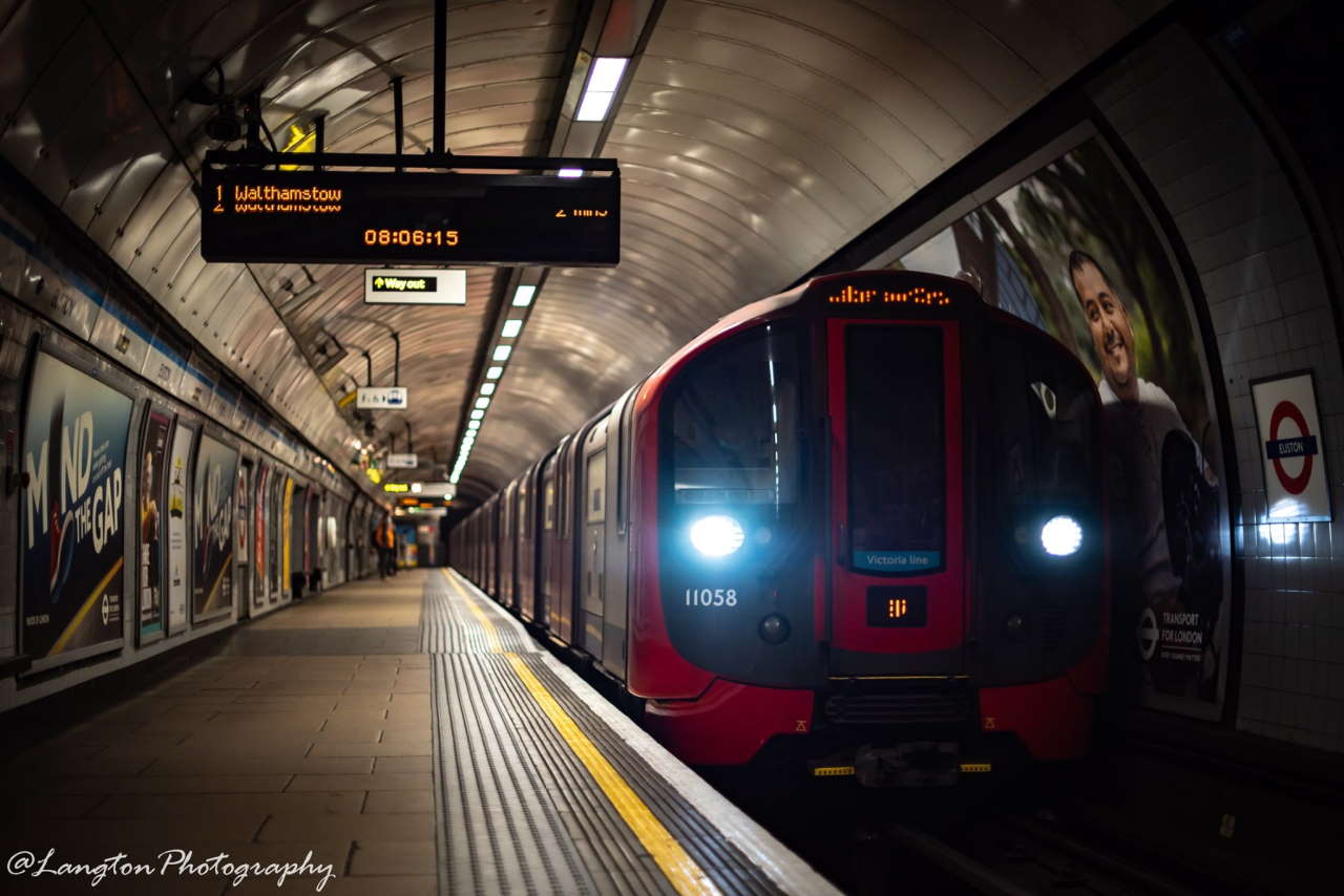 Victoria Line train