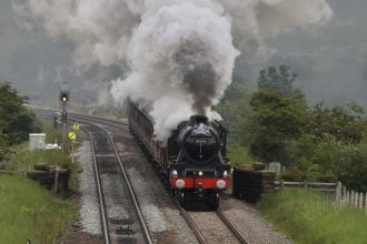 WATCH: Steam locomotive 45596 Bahamas heads through the Peak District!