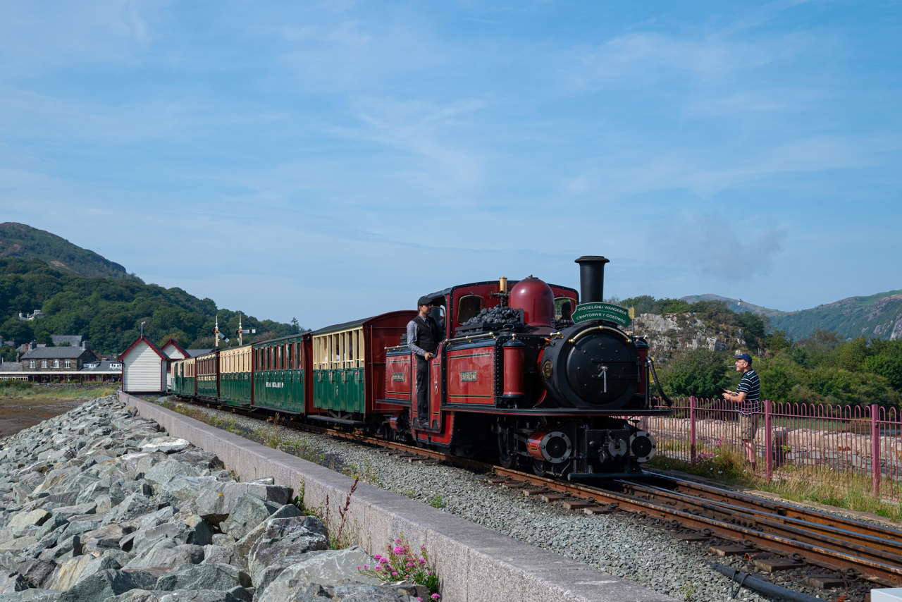 David Lloyd George departs Porthmadog with the 13.15 to Tan-y-Bwlch