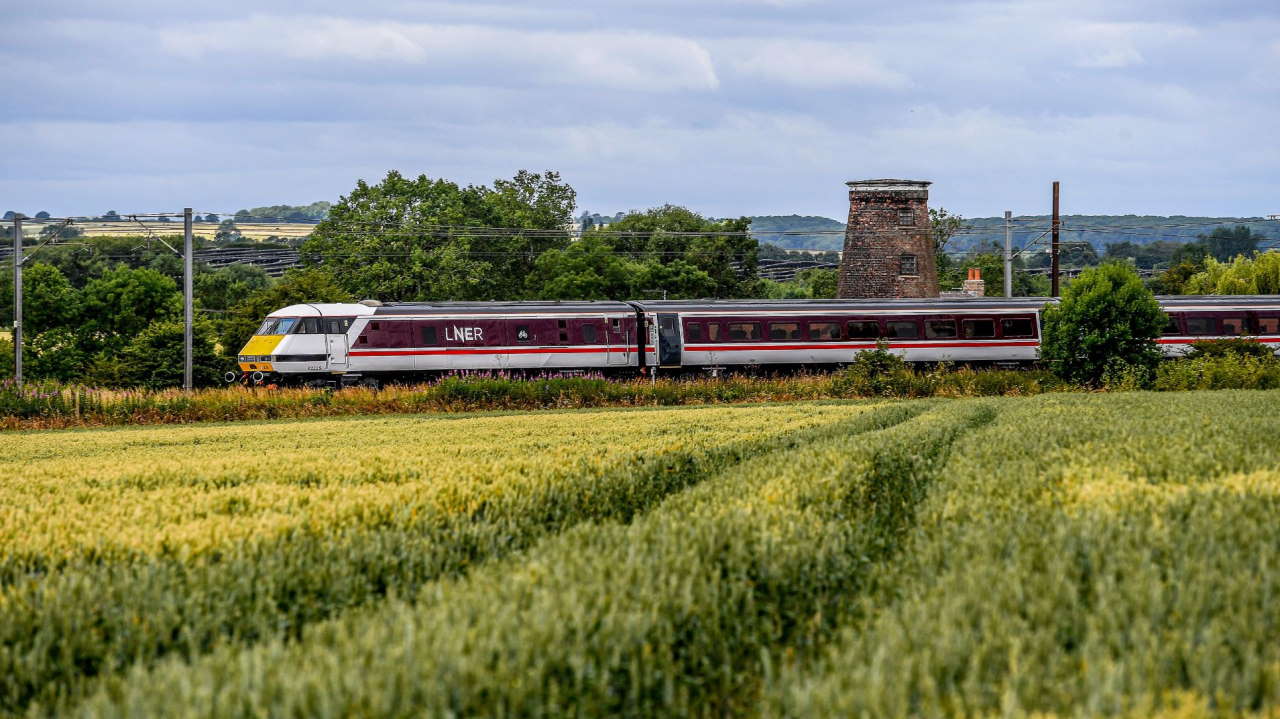 LNER InterCity 225