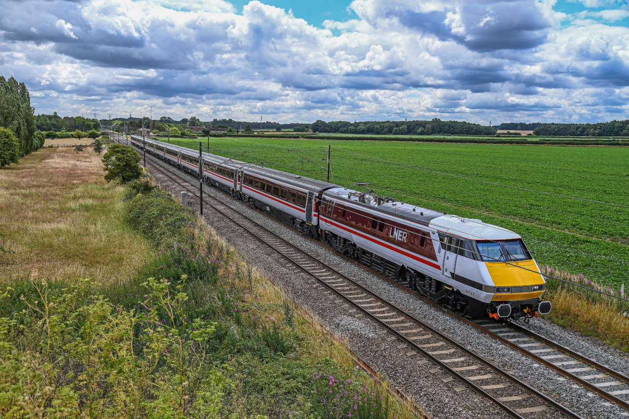 LNER InterCity 225