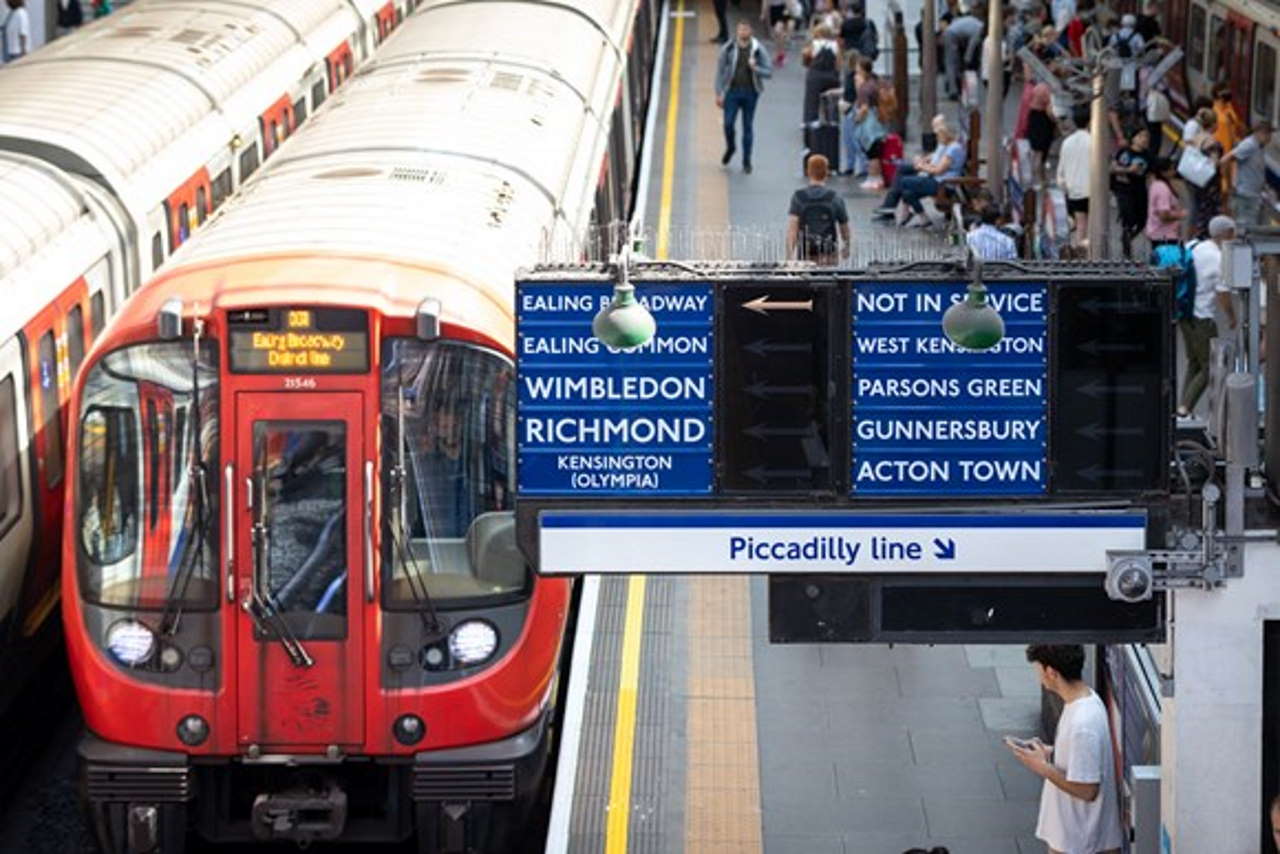 lightboxes restored at Earl’s Court station