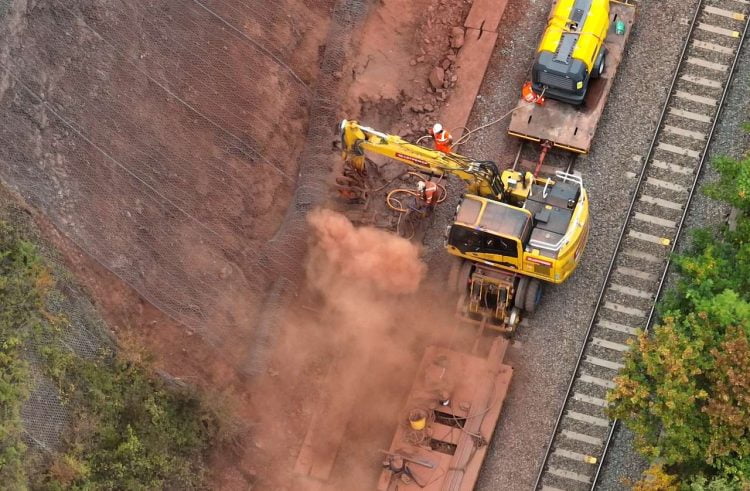 dusty work installing 10metre soil nails - severn estuary - Aug2022