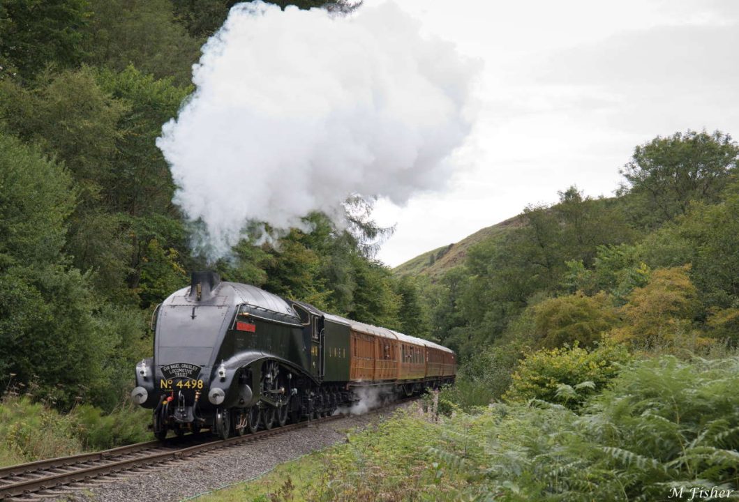 4498 Sir Nigel Gresley at Darnholme on the NYMR