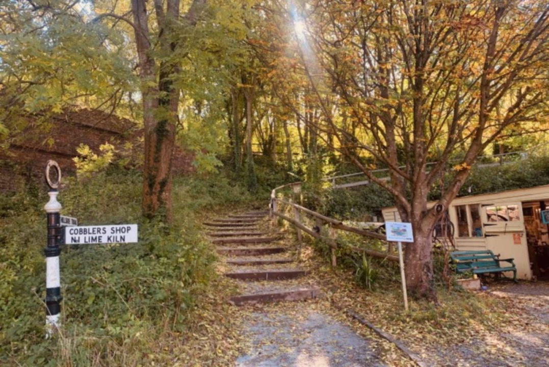 Autumn at Amberley Steps by Glassmakers