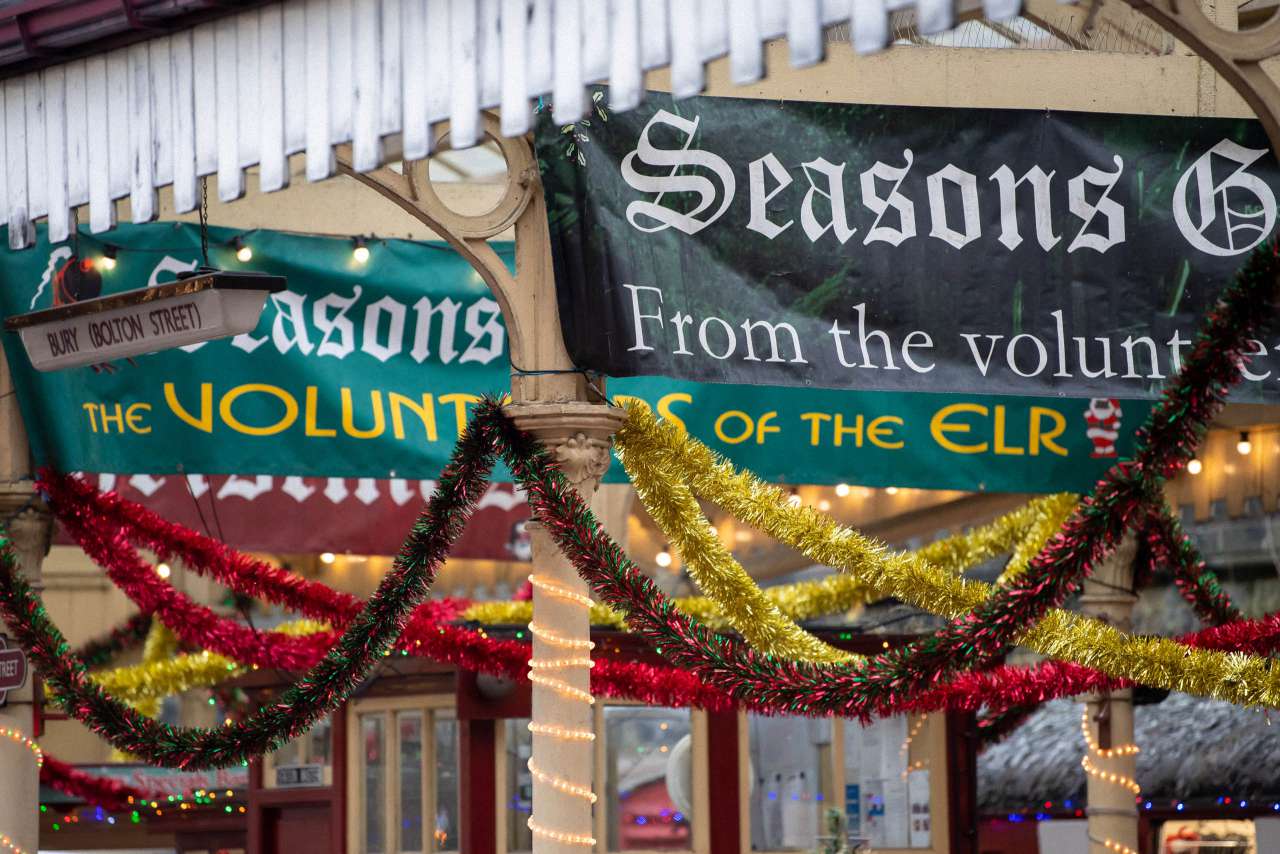 eastlancsrailway-events-Santa-2022-tinsel-1707