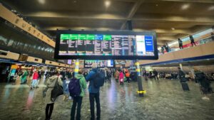 Euston concourse December 2022