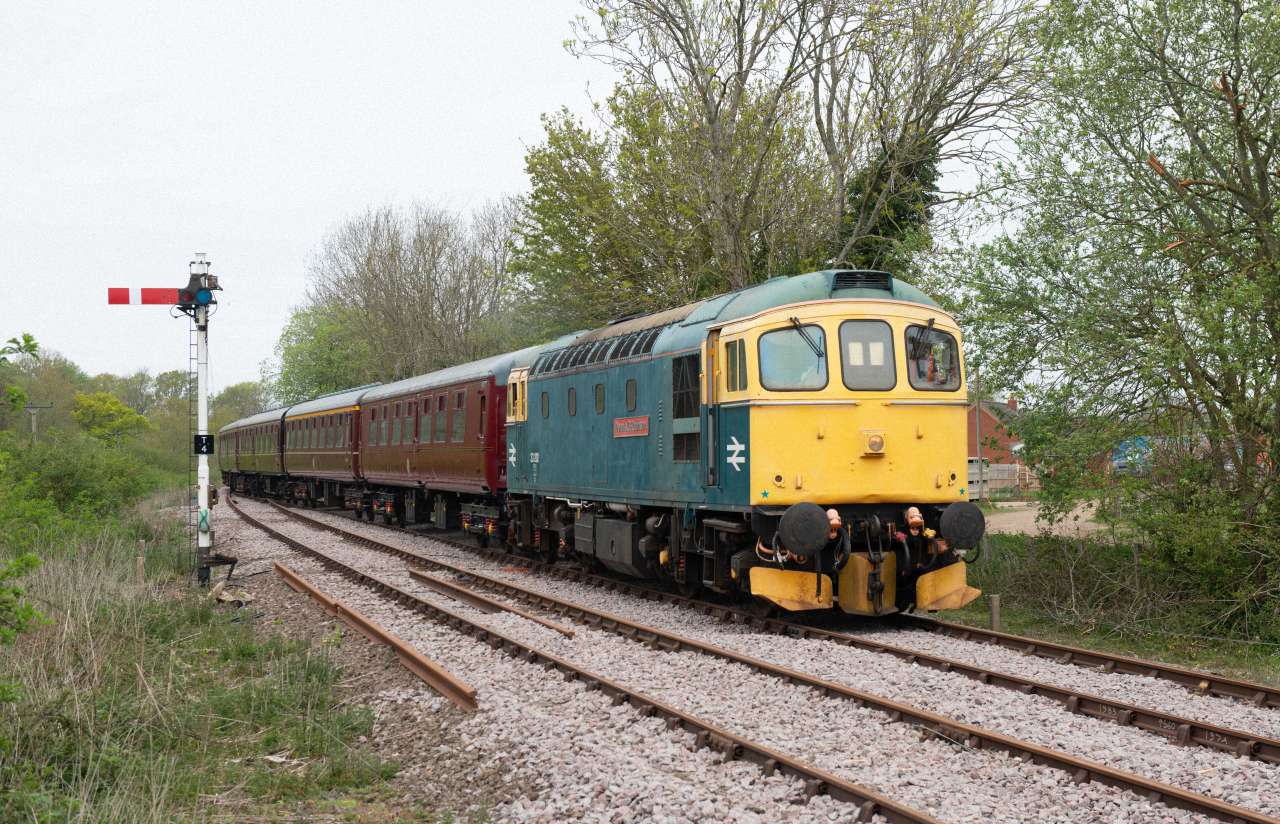 33202-Approaching Thuxton- Credit Ian Macdonald MNR