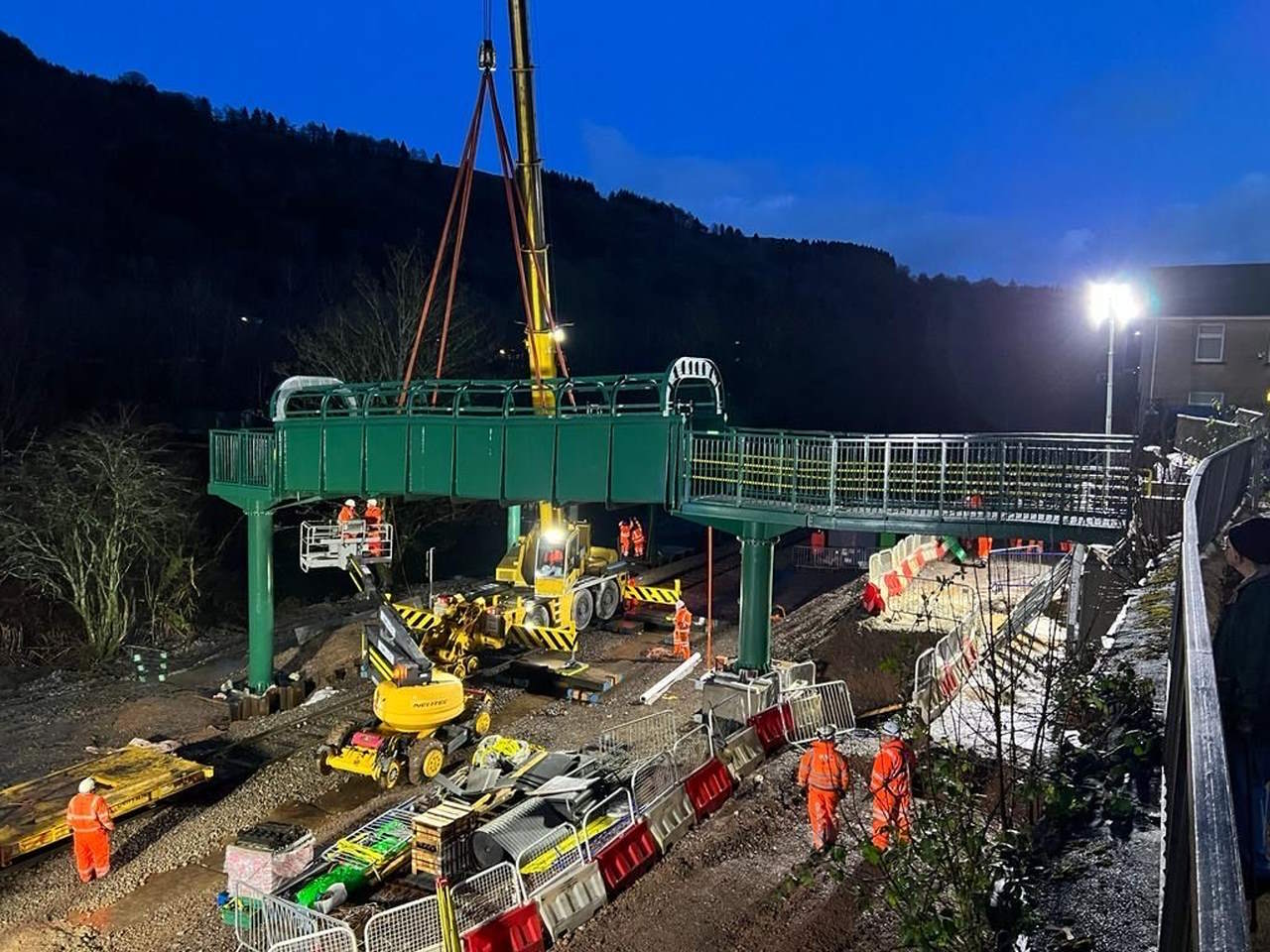 Footbridge installation at Cwmcynon