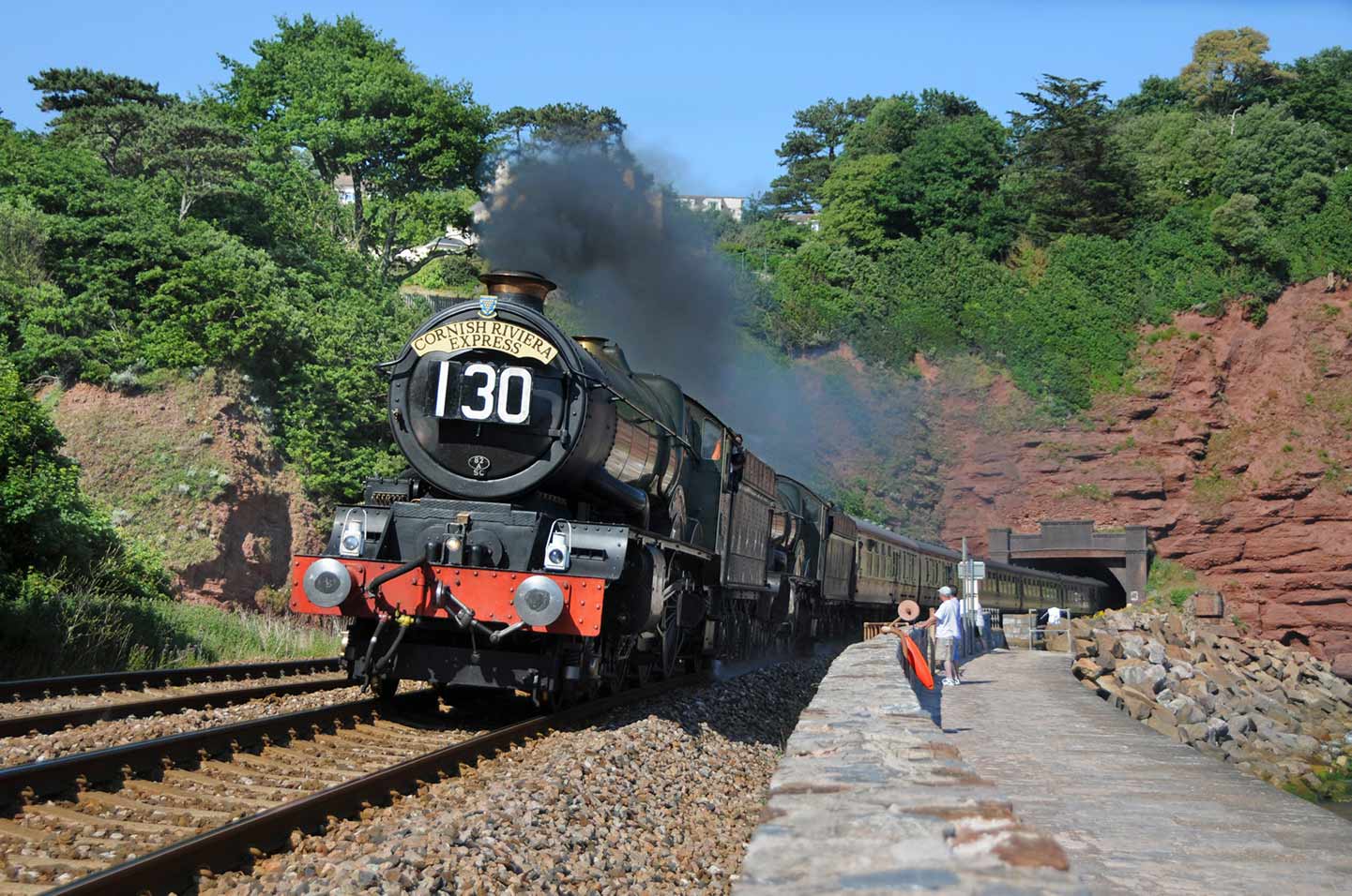 6024 King Edward I and 5029 Nunney Castle leave Parsons Tunnel in June 2010