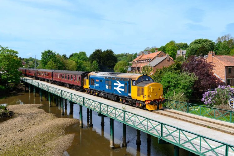 BR Class 37 No. 37403 Isle of Mull on the North Yorkshire Moors Railway