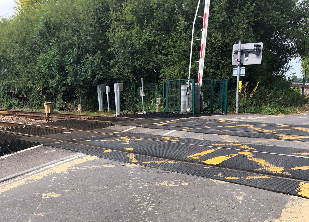 Rolleston station level crossing