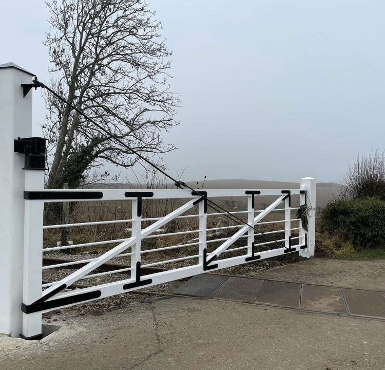 Crakehall Crossing gates