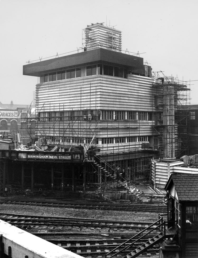 Birmingham New Street 25th January 1965 Signal box under construction, with nameboard visible. Part of the old signal box is visible on right. CREDIT KIDDERMINSTER RAILWAY MUSEUM 1