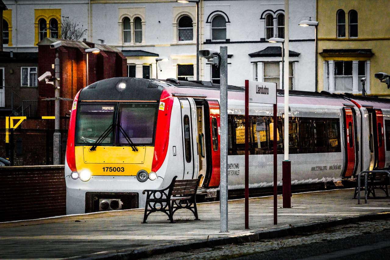 LlandudnoRailStation2019.02.12-11