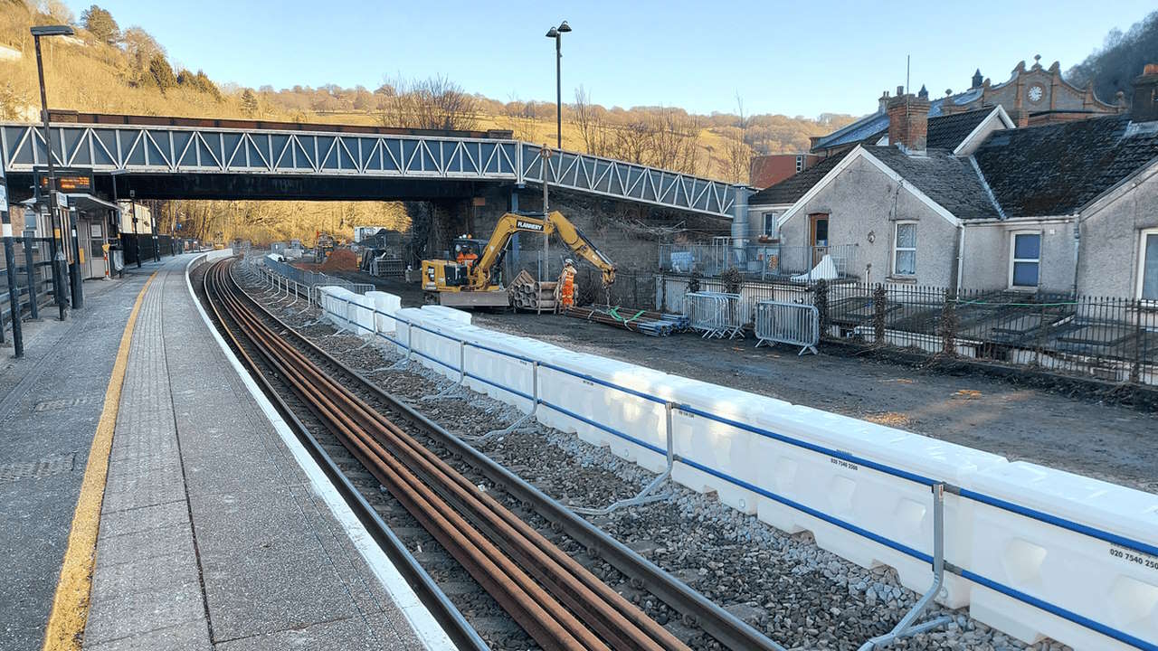 Llanhilleth station hero