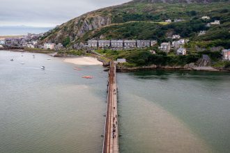 Families urged to take train to walk in Wales