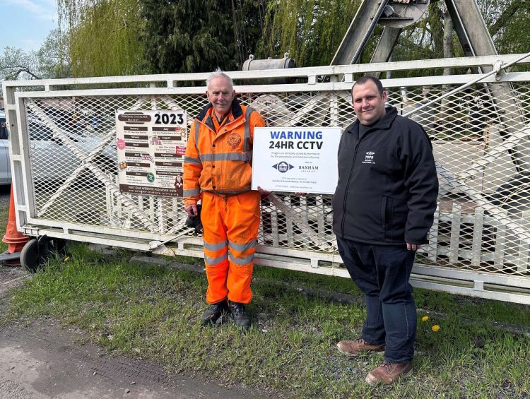 Swindon and Crickdale Railway shakes hands on a deal with its new security provider