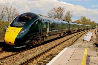 Glastonbury Festival goers encouraged to travel by train