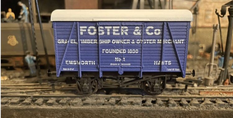 Dapol 2874 box van