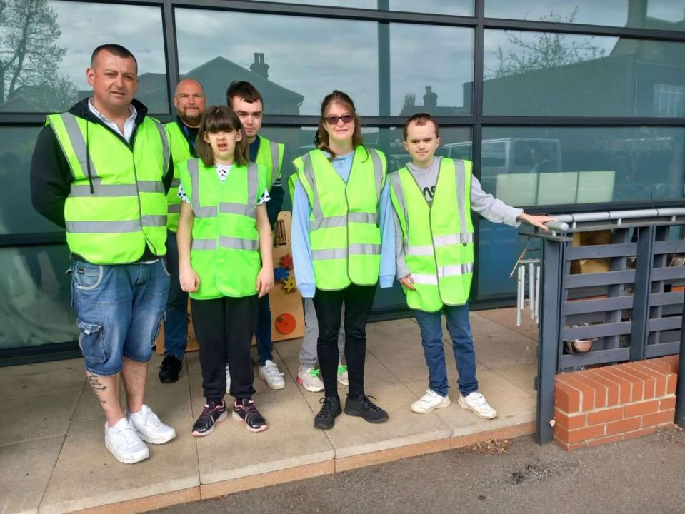 left to right Sacha and Paul, CoCoCare facilitators with members, Jamie, Claire, Courtney and Charlie