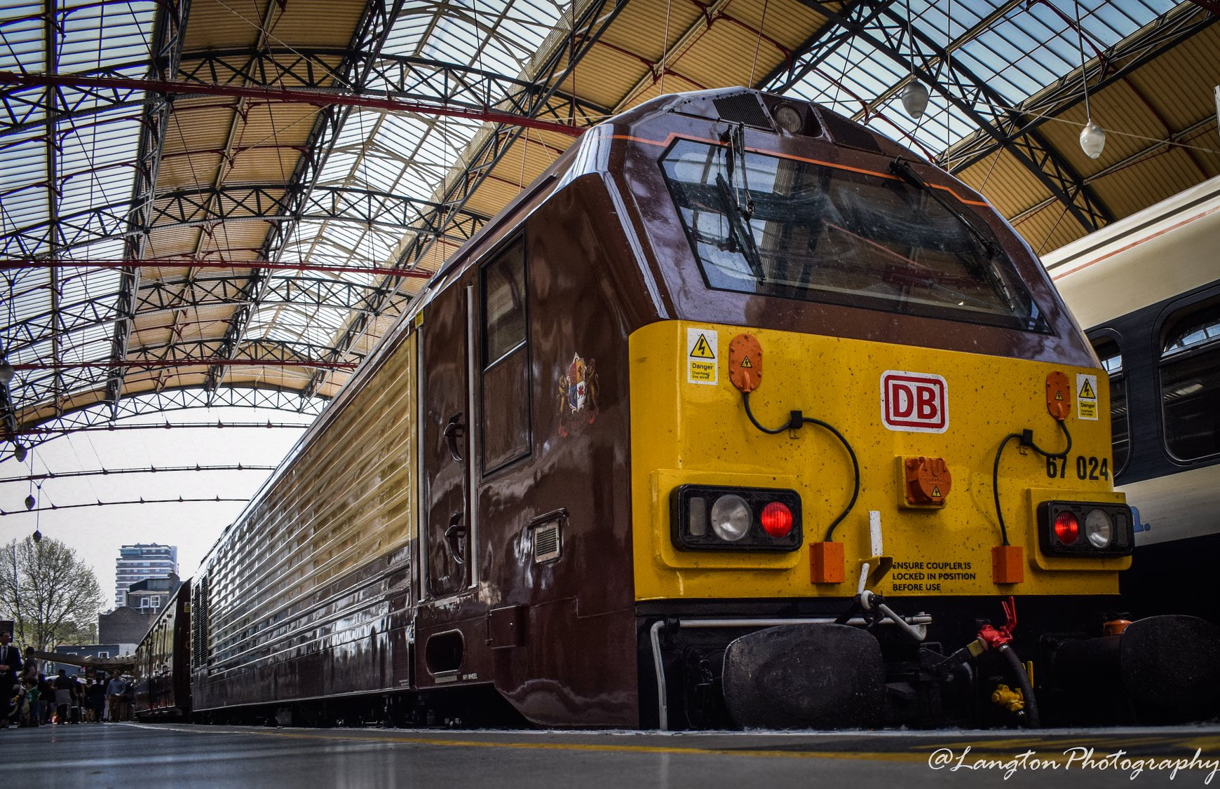 Belmond liveried Class 67