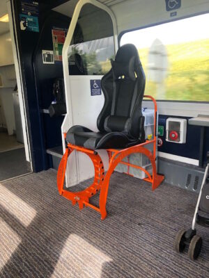 CYclo Knitter on train