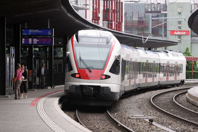 first flirt_ s-bahn zug