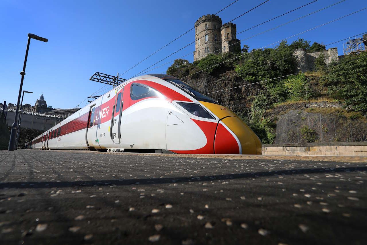 LNER Azuma Edinburgh Waverley