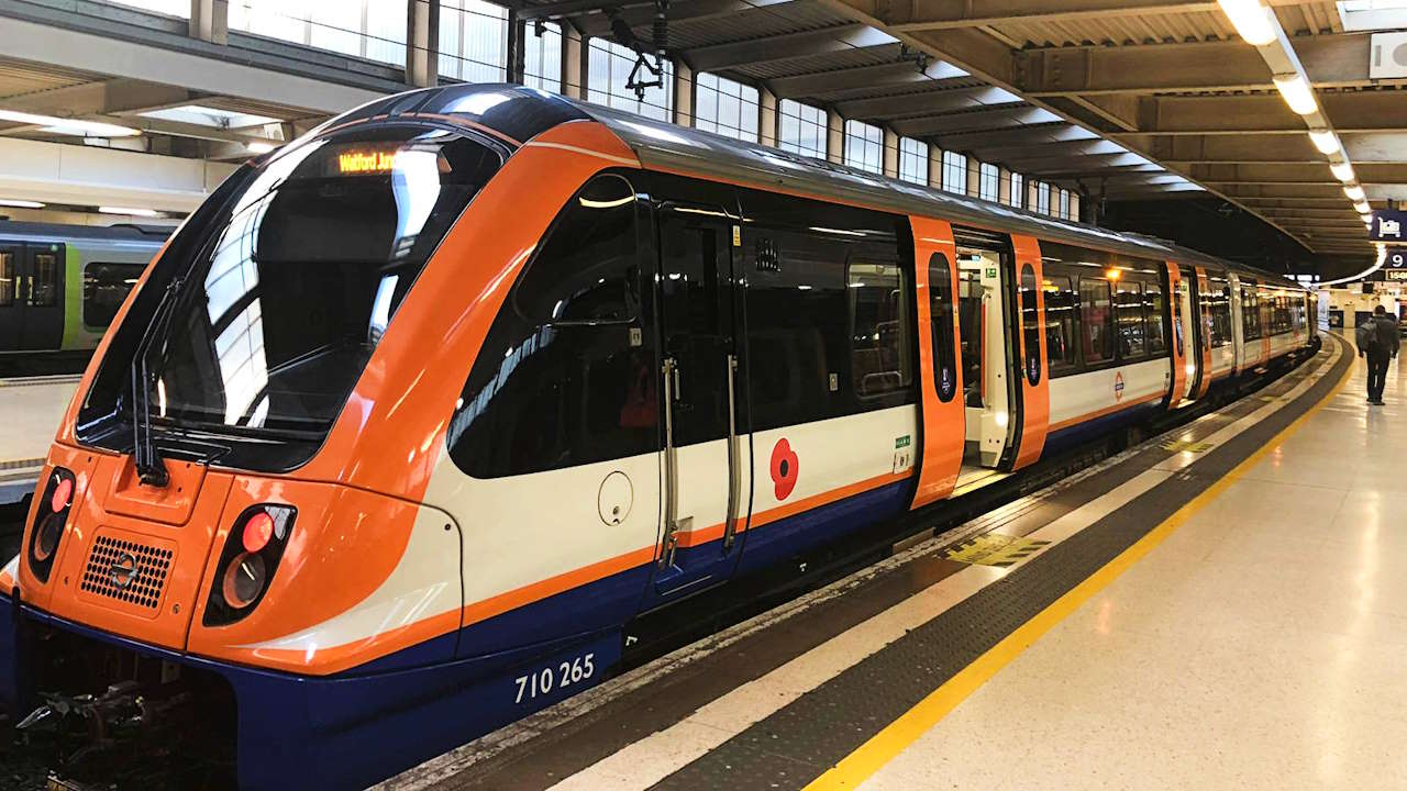 London Overground train at London Euston station November 2022 (1)