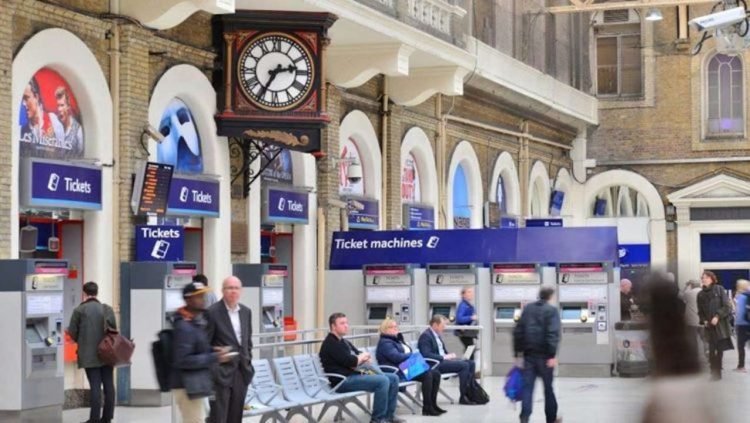 London Charing Cross station