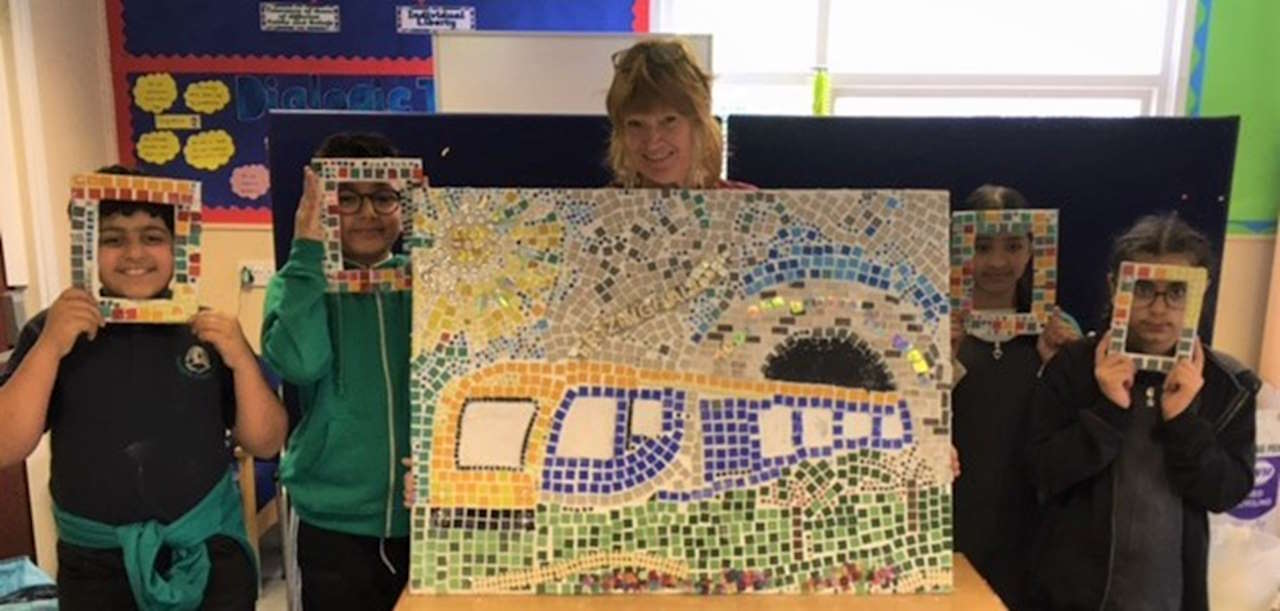 Frizinghall pupils with their train mosaic