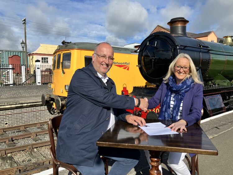 Jonathan 'Gus' Dunster and Denise Wetton sign SVR NR partnership