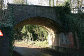 Warwickshire council plans to keep unused railway bridge