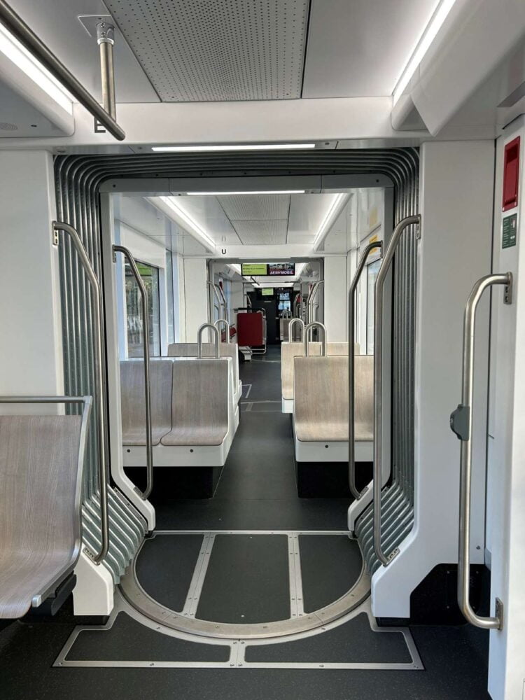 Tramlink Bernmobil interior