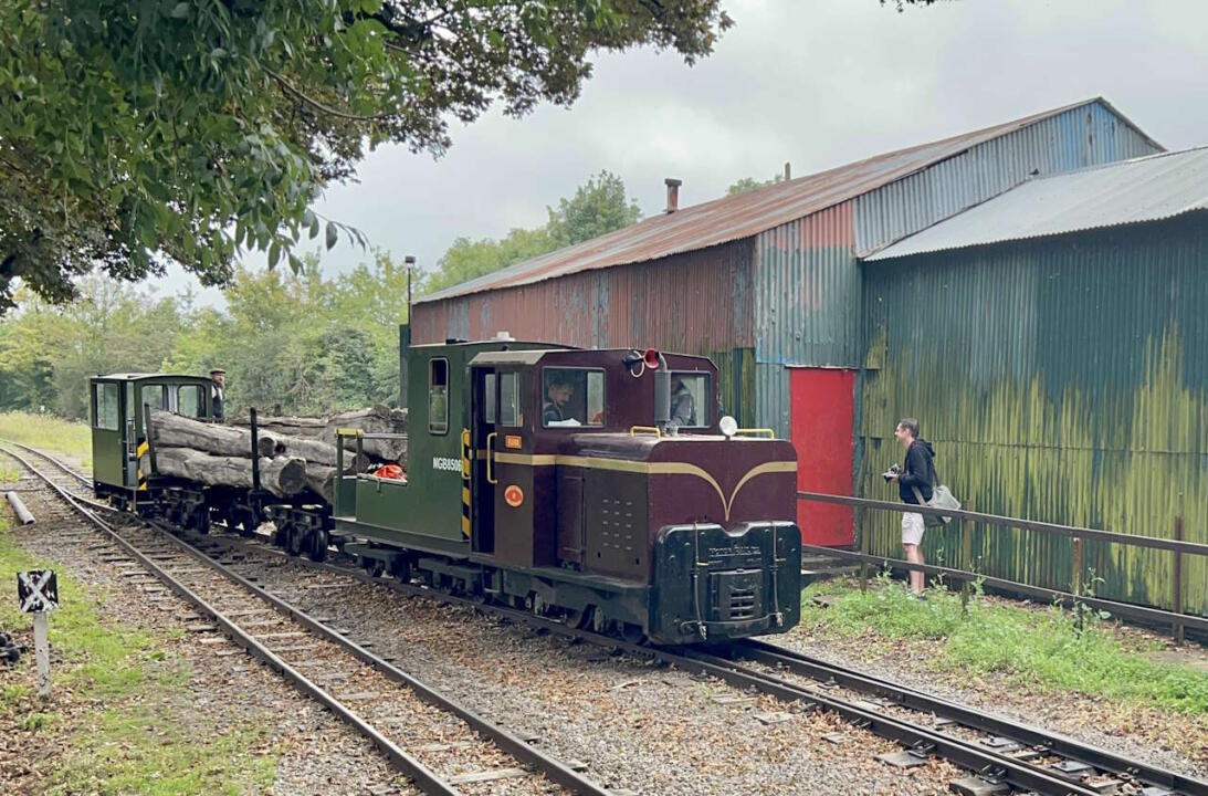 Feanor operates a freight service at Page's Park