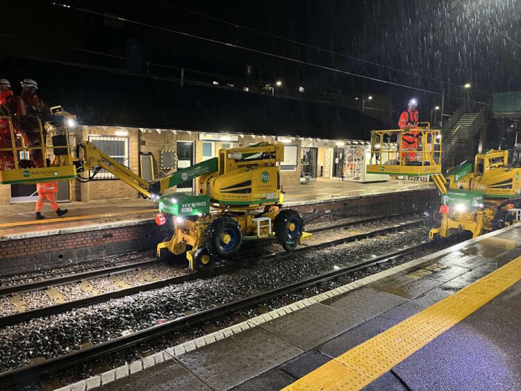 Hybrid MEWPS at Royston station in battery-only mode