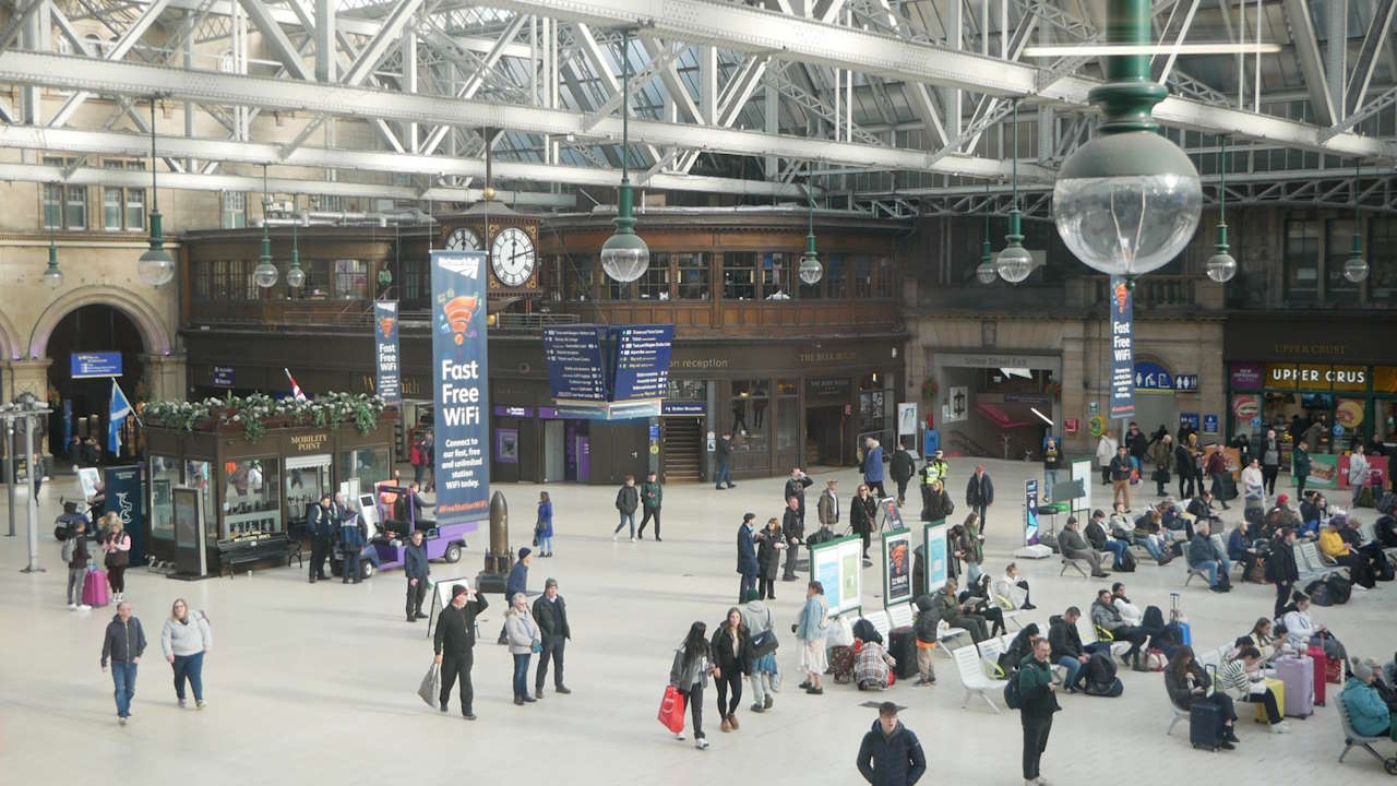 The main concourse at Glasgow Central.