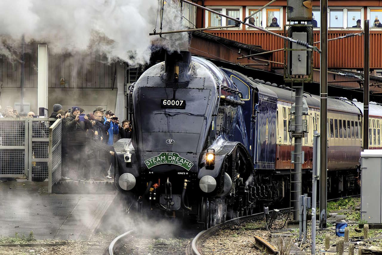 Sir Nigel Gresley leaves York for Edinburgh