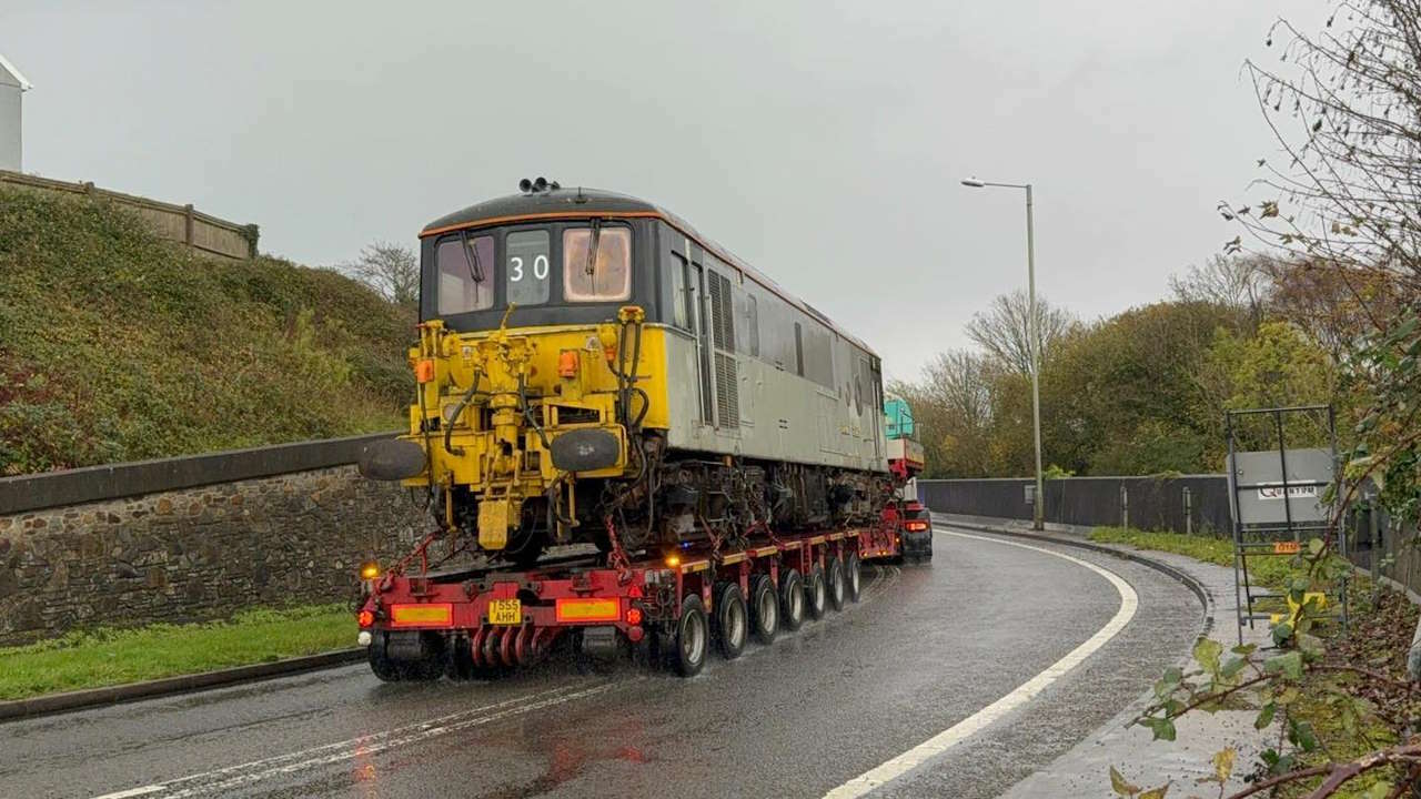 Class 73 off to the East Kent Railway