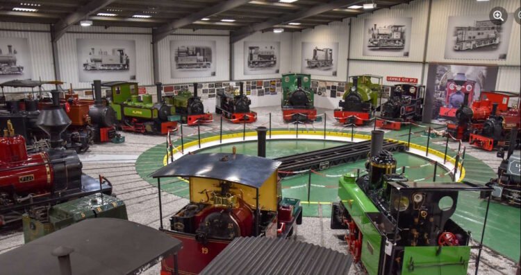 Around the turntable at Statfold Barn Railway