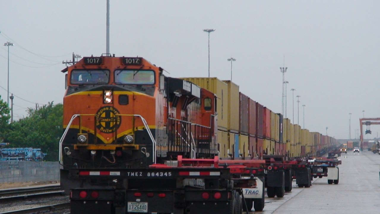 BNSF freight train