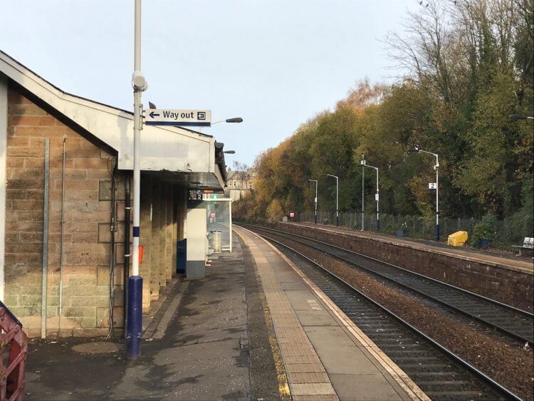 Giffnock Station 