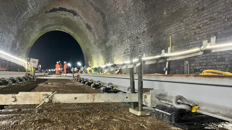 Work by Network Rail between Guildford and Gatwick Airport station 