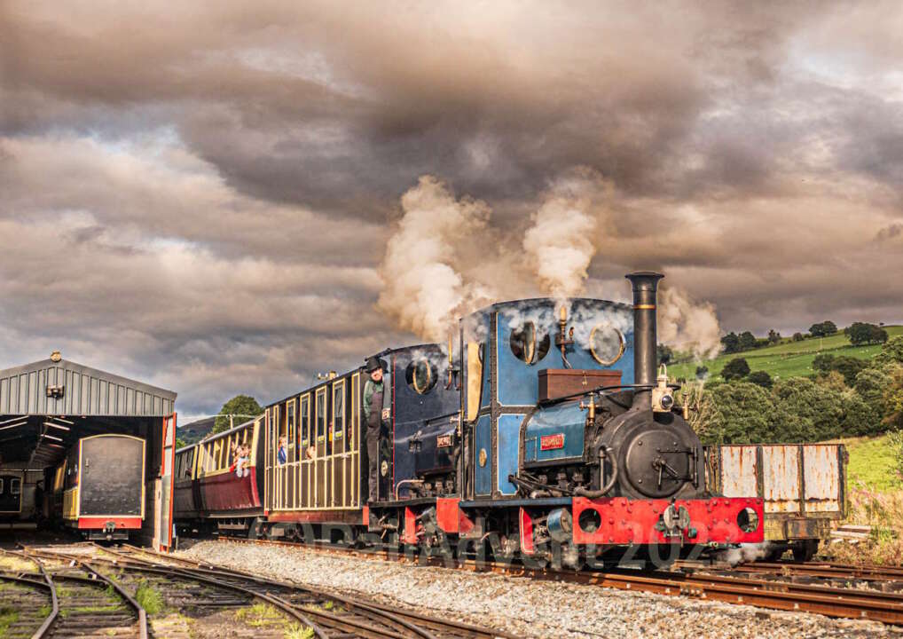 Britomart and Holy War arrive into Llanuwchllyn, Bala Lake Railway