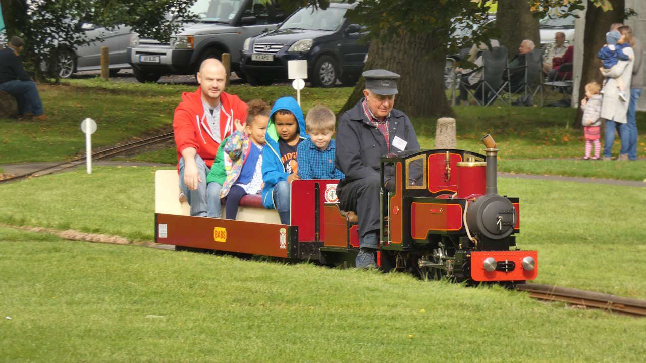 Sophie B on the Thompson Park Railway