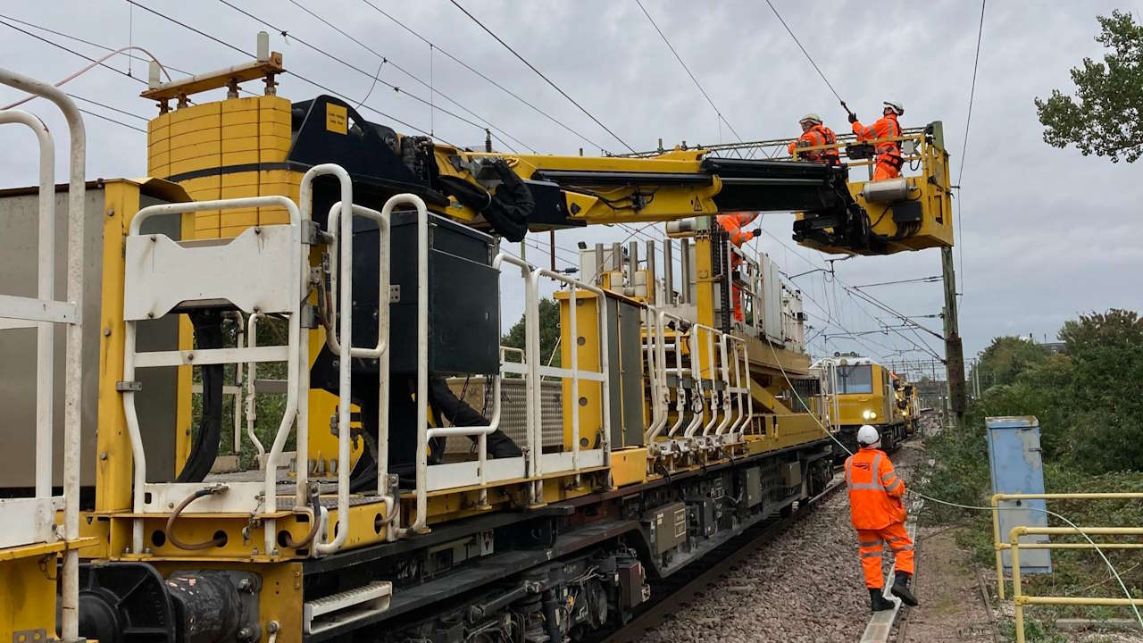 London to Norwich GEML overhead wire works