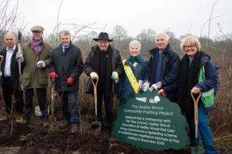 Video: Railway hedges in North London boost biodiversity