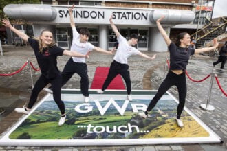 Tap dancers promote a wider area for Bristol touch smartcards